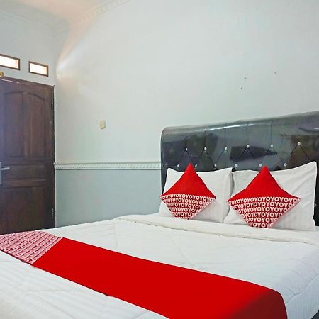 Oyo 90369 An Nur Family Homestay Syariah Cigombong Kültér fotó