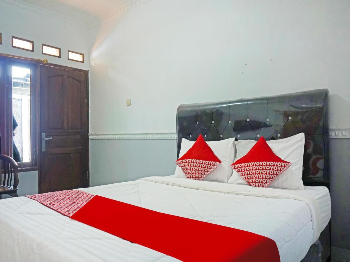 Oyo 90369 An Nur Family Homestay Syariah Cigombong Kültér fotó