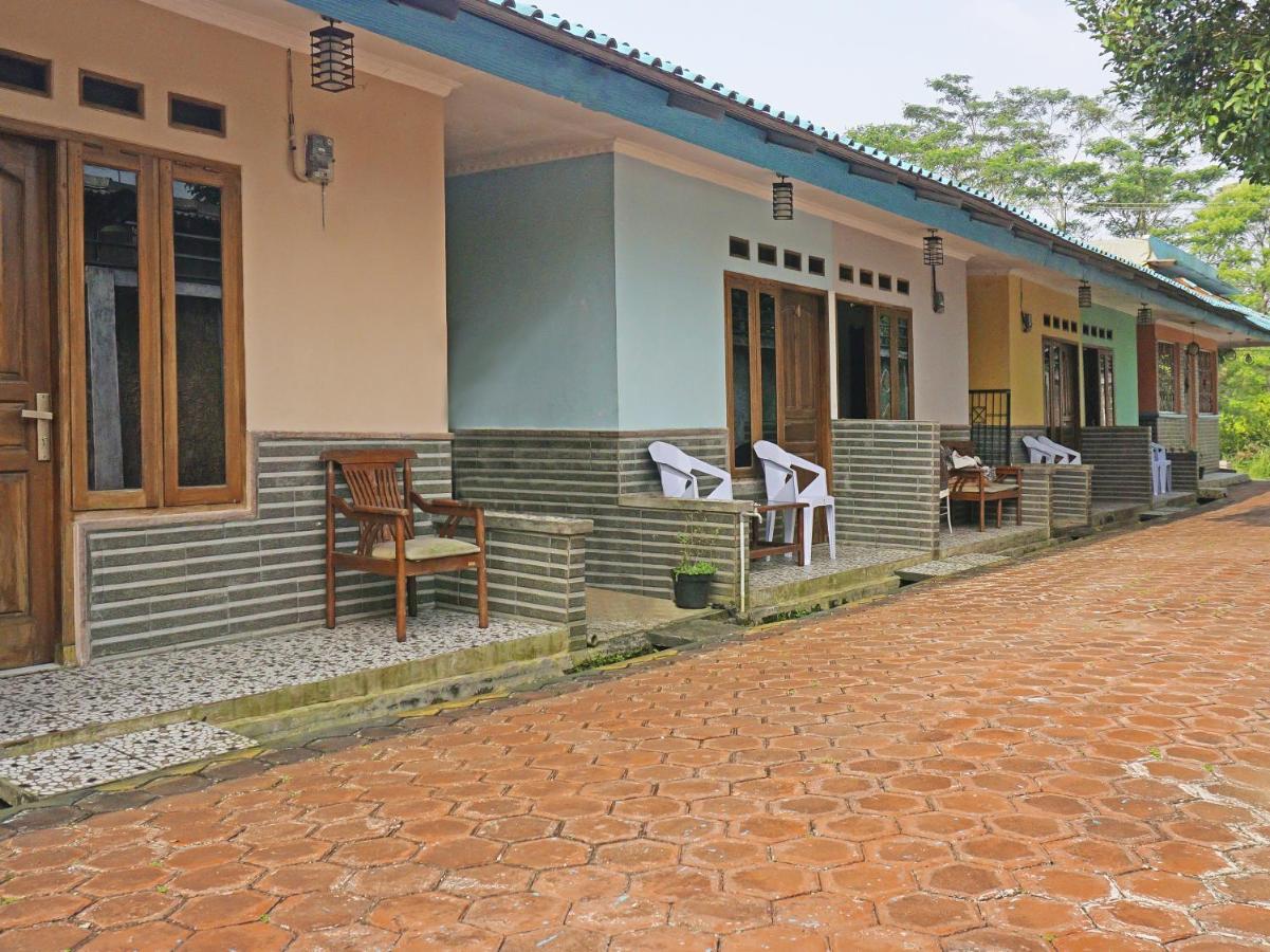 Oyo 90369 An Nur Family Homestay Syariah Cigombong Kültér fotó