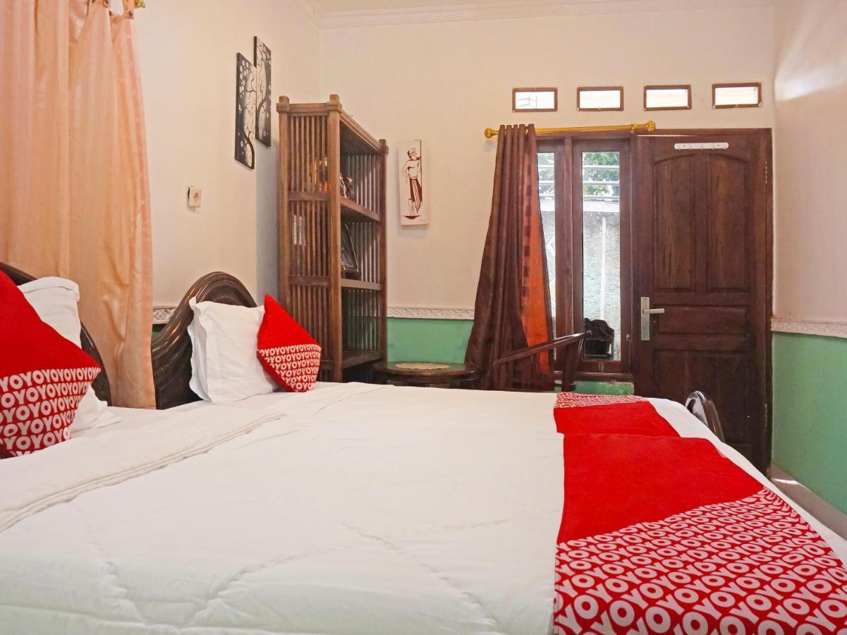 Oyo 90369 An Nur Family Homestay Syariah Cigombong Kültér fotó